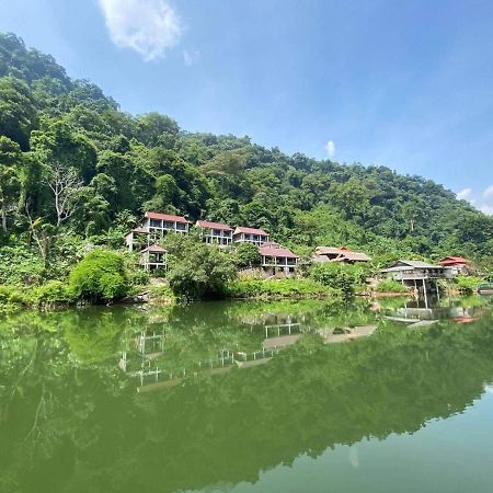Ba Be Lakeside Bungalow 호텔 Coc Pouc 외부 사진